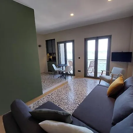 Апартаменты Seafront Корони