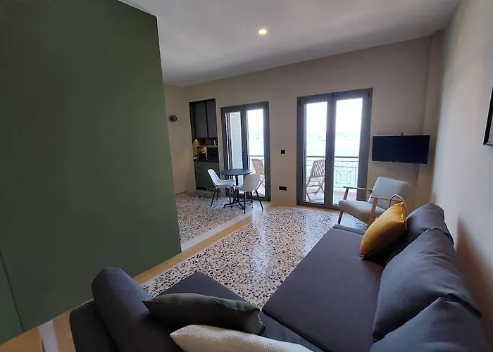 Апартаменты Seafront Корони